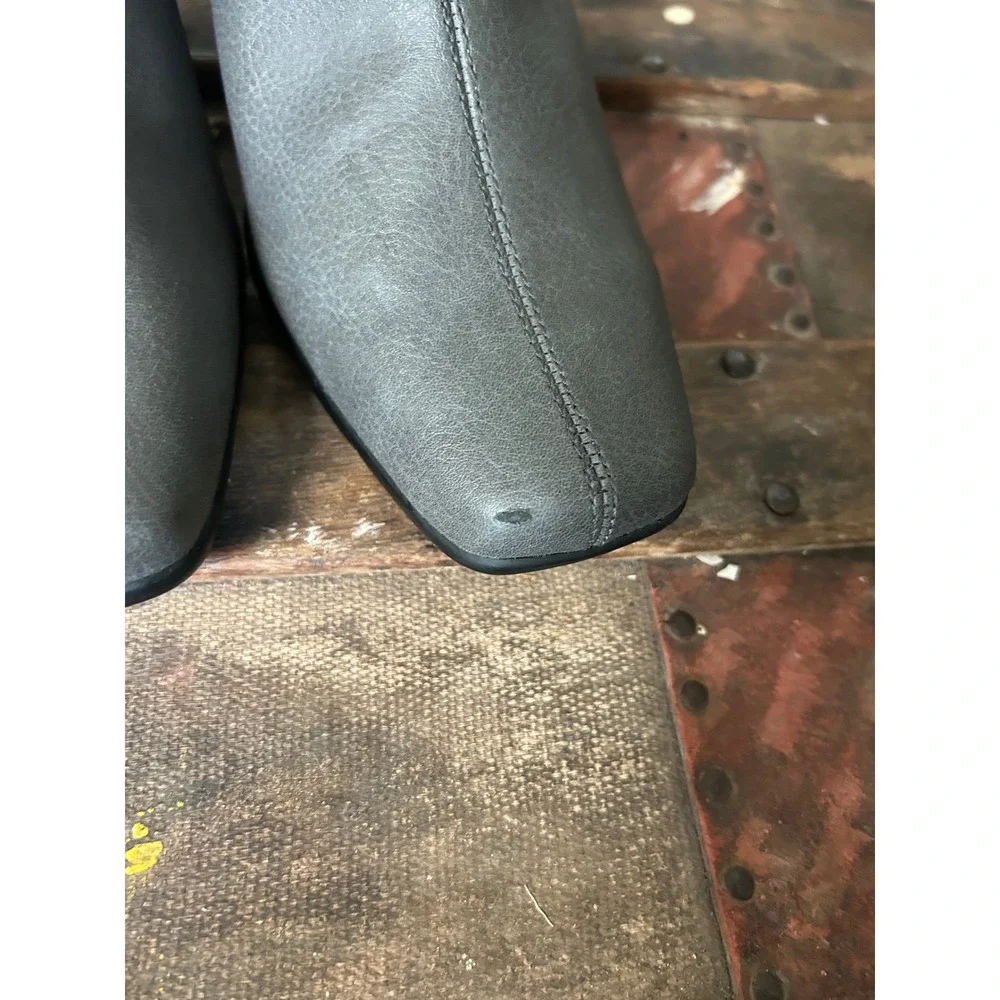 A2 by Aerosoles Gray Faux Leather Buckle Shooties Square Toe Block Heel Size 9.5